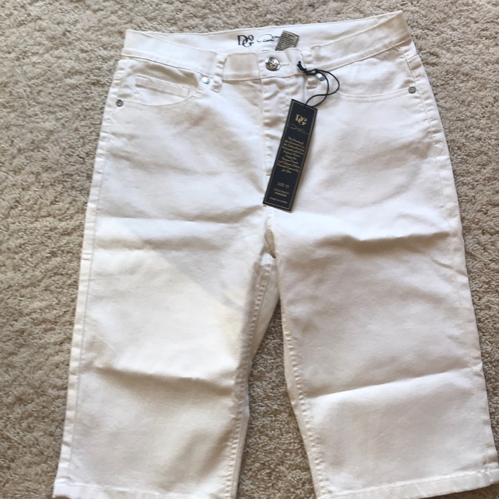 White jean capris